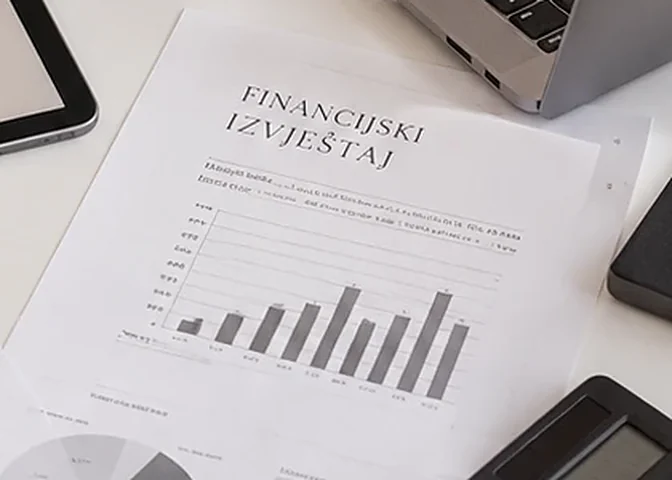 Financijski izvještaj s grafikonom prihoda i rashoda